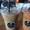 คน หนึ่ง กินชา คน หนึ่งกิน คาปูฯ