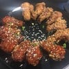 ไก่อร่อยค่ะ กรอบนอกนุ่มใน ซอสรสชาติเข้มข้น รสหวานก็ไม่หวานจนเลี่ยน อร่อยกำลังดี