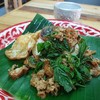 กระเพราะเยี่ยวม้าหมูกรอบหมูสับไข่ดาว 