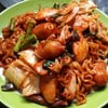 ผัดมาม่ากิมจิไส้กรอกไก่