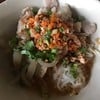 เล็กยำแห้งใส่หนังหมูให้ด้วย