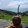 70 บาทไม่แพงเลยสำหรับกาแฟในโอ่งและขนมพร้อมวิว