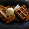 waffle กรอบอร่อย จานใหญ่กว่าที่คิด