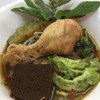 ก๋วยเตี๋ยวไก่ตุ๋นมะระ (น่องไก่)