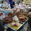 ดำรงค์ ไส้อั่ว หมูทอด น้ำพริกหนุ่ม กาดหลวง เชียงใหม่