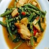 ผัดผักบุ้งหมูกรอบ