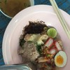เกี๊ยวยำแห้ง หมูรวม+ไข่ พร้อมน้ำซุป 50฿