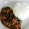 หมูตุ๋นผัดกับกะเพราและพริก ไม่มีผักอื่นมากวนใจ 45 บาท