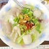 ก๋วยเตี๋ยวน้ำมะระ ลูกชิ้นปลา หางหมู ตีนไก่