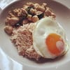 ข้าวกล้องกะเพราไก่ไข่ดาวสูตรลีน