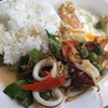 ปลาหมึกผัดฉ่า เพิ่มไข่ดาว รสจัดจ้านออกเค็มนิดๆ