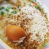 โจ๊กหมูซีอิ๊ว ไข่พะโล้ ๑ ฟอง (นั่นปอกเปลือกแล้วนะครับ)