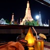 แล้วเรือก็ล่องมาถึงหน้าวัดอรุณฯ ช่วงสิ้นปีมีจัดงานสวดมนต์ข้ามปีที่วัดด้วย