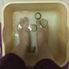 ล้างเท้าด้วยน้ำอุ่นผสมมะกรูด