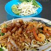 ผัดไทหมูกรอบกุ้ง 50บาท