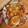ปูไข่ ไข่มาเต็มๆจ้ะ นึ่งนมสด มีไข่บางส่วนเป็นยางมะตูม ... คือดี 