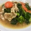 ราดหน้าหมูนุ่มน้ำมันงาคะน้าฮ่องกง