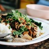กระเฉดหมูกรอบราดข้าว กระเฉดหมูกรอบราดข้าว