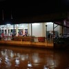 ร้านอยู่ฝั่งตรงข้ามกับวัดสาขลา
