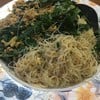 เส้นหมี่ผัดหมูสับไข่ใส่ใบเหลียง
