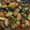 กระเพราหอยแมลงภู่ (stir-fried basil mussel)