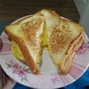 ขนมปังปิ้งไข่ชีส