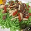 บะหมี่หยกราดด้วยผัดเครื่องในเห็ดพริกหวาน