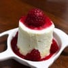 White Chocolate Mousse Raspberry Sauce  จากวัตถุดิบเพียง4 อย่าง