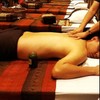 Thai-Oil Massage นวดไทยออยล์ มีนํ้ามันกับยาหม่อง ช่วยรีดเส้น 