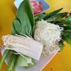กวางตุ้งไต้หวัน ฿10 เห็ดเข็มทอง ฿20 ผักบุ้ง ฿10 กะหล่ำปลีซอย ฿10 