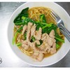 ราดหน้ายอดผักนายเหลา (ตลาดนางลิ้นจี่) สาขาโชคชัยสี่ สาขาโชคชัยสี่