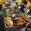 เป็ด ไก่ต้มวางเรียงกันแน่น