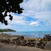 เกินชายหาดไม่ได้นะจ๊ะ โขดหินเต็มไปหมด
