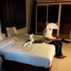 ของเราพักด้านบนฝั่งเพราะตอนจองมันติดวันหยุดยาวห้องพักเต็มหมดในแพด้านล่าง