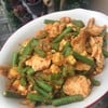 ผัดพริกแกงอกไก่