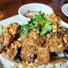 ปลาหางเหลืองทอดกระเทียม 380 บาท