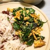 ใบเหลียงผัดไข่ ใบเหลียงผัดไข่