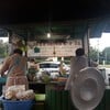 คนมารอสั่งตั้งแต่ร้านยังไม่เปิด