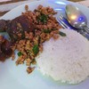 ปริมาณกลางๆ เนื้อข้าวเหมือนร้านข้าวราดแกงทั่วไป