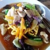 เสียตรงใช้หมี่กรอบสำเร็จรูปทำให้อร่อยน้อยลง ตัวน้ำราดหน้ารสใช้ได้เลย