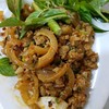 ลาบหมูใส่หนัง