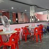 ภายในร้าน สามารถรองรับเป็นหมู่คณะ หรือ เสริมที่นั่งได้ 