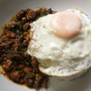 ข้าวกระเพรานรกไก่ ไข่ดาว