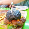 เบอร์เกอร์ชาโคลไก่สไปซี่ เบอร์เกอร์ชาโคลไก่สไปซี่