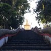 ปลายทางบันไดนาค เผยให้เห็นพระธาตุก้าวหน้า มหามงคลคีรี ศรีเมืองกื้ด