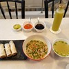 บะหมี่ ก็อร่อย เปาะเปี้ยะก็อร่อย