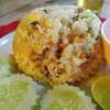 ข้าวผัดหมูที่นี่ ตัวเนื้อหมู เขาจะเอาไปทอดก่อนนะคะ แล้วค่อยเอามาผัดกับข้าว อร่อย