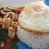 ปลาหมึกสดรสจัดจ้านไข่ดาวกรอบดีครับ 