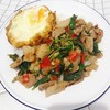 กะเพราเนื้อไข่ดาวกรอบ