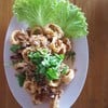 ปลาหมึกตัวใหญ่ ชุบแป้งทอด กรอบนอกนุ่มใน